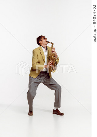 Man playing tuba - Stock Illustration [90840234] - PIXTA