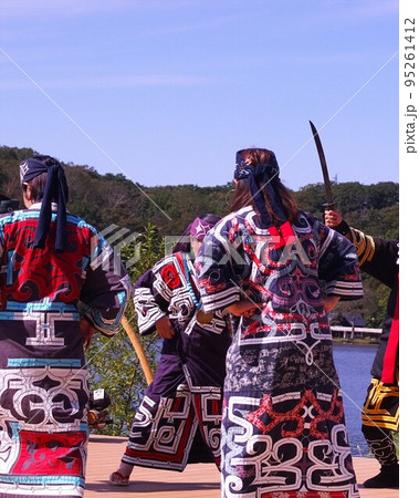 アイヌ文化ウポポイの踊り