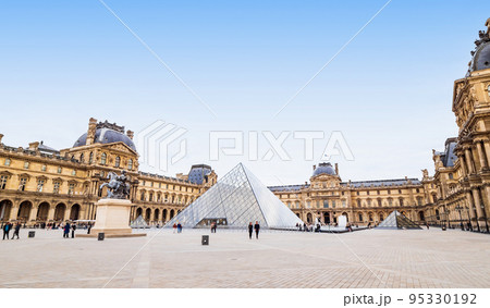 ルーブル彫刻美術館の写真素材 - PIXTA