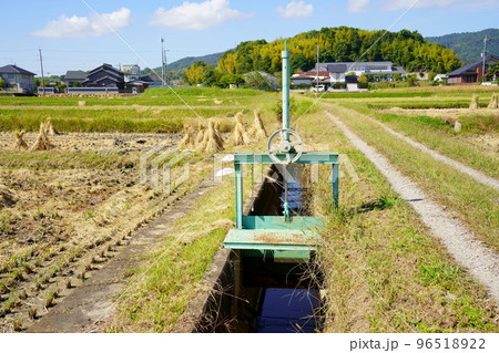 稲刈り後の写真素材 - PIXTA 稲刈り後の写真素材 - PIXTA