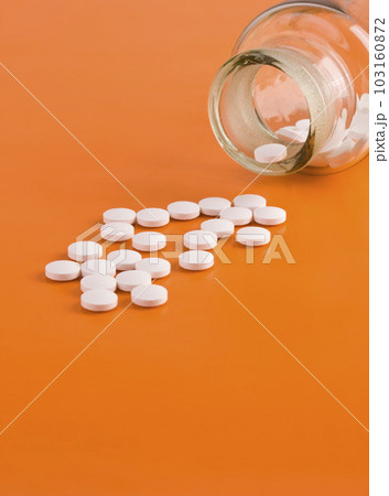 Medicine (capsules and tablets, medicine bag) - Stock Illustration  [74934499] - PIXTA