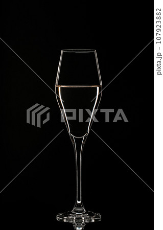 Stemless wine glass with red wine. No stem wine - Stock Illustration  [90282562] - PIXTA