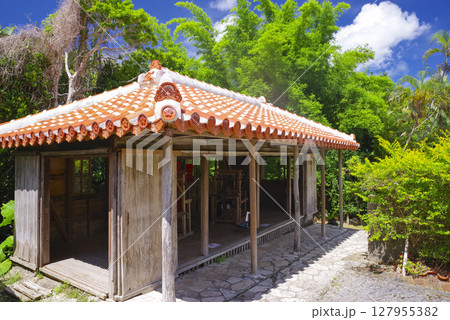 絵画　赤瓦古民家 BOKUNEN ART GALLERY公式オンラインストア / 赤瓦の家