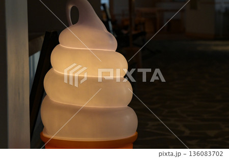 ソフトクリーム アイスクリーム オブジェ 看板の写真素材 - PIXTA
