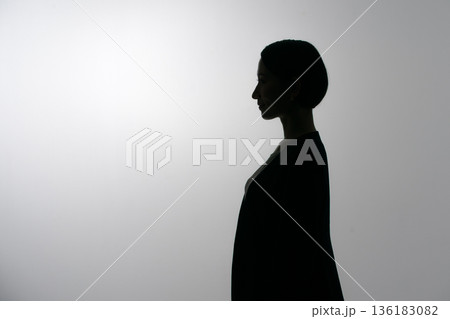 シルエット 横顔の写真素材 - PIXTA